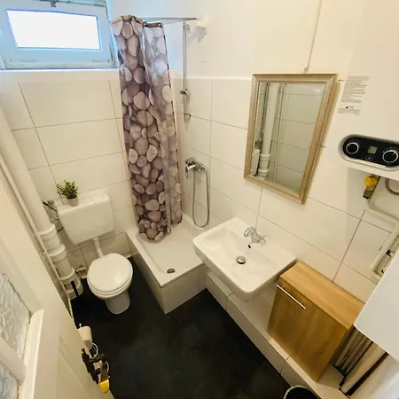 Beautiful I 4 Beds I Fast Wifi I Kitchen 公寓 *